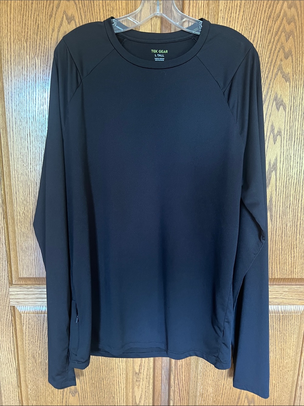 BUNDLE (2) Tek Gear long sleeve shirts. - Picture 2 of 5